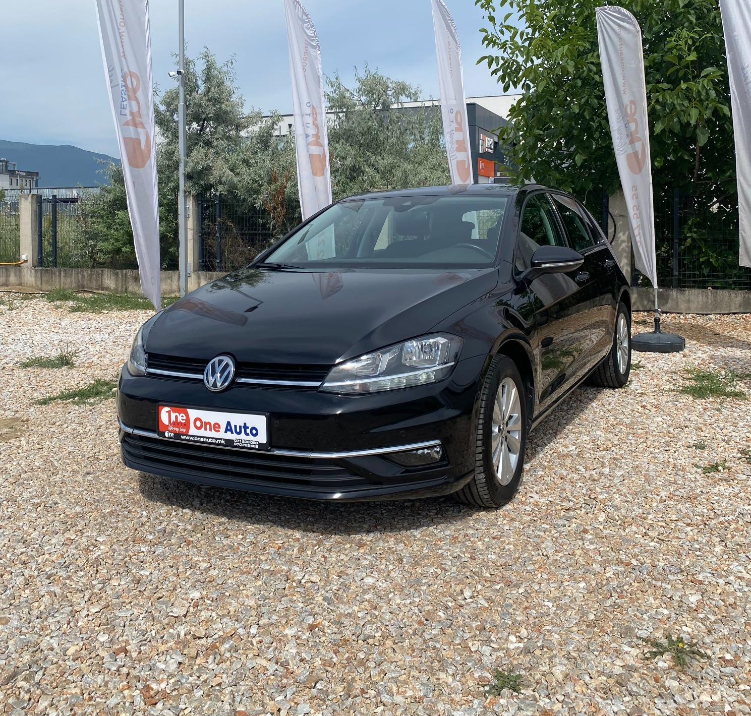 Volkswagen Golf   - 2018