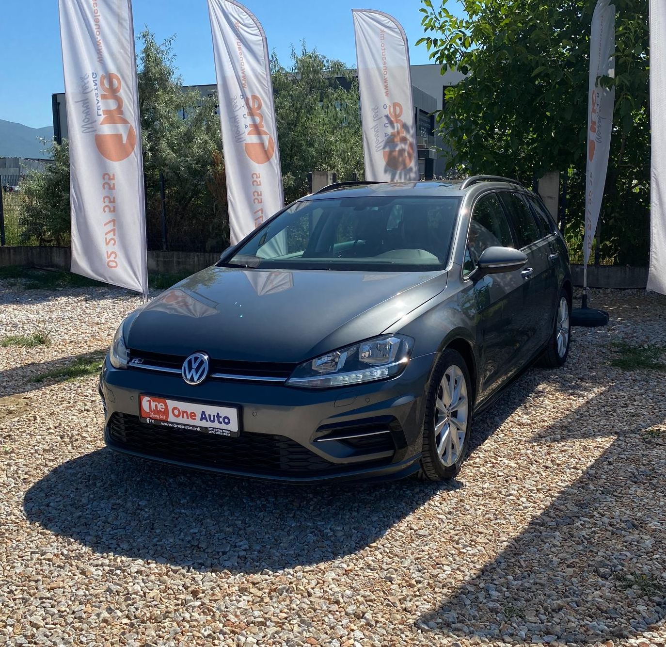 Volkswagen Golf R   - 2019