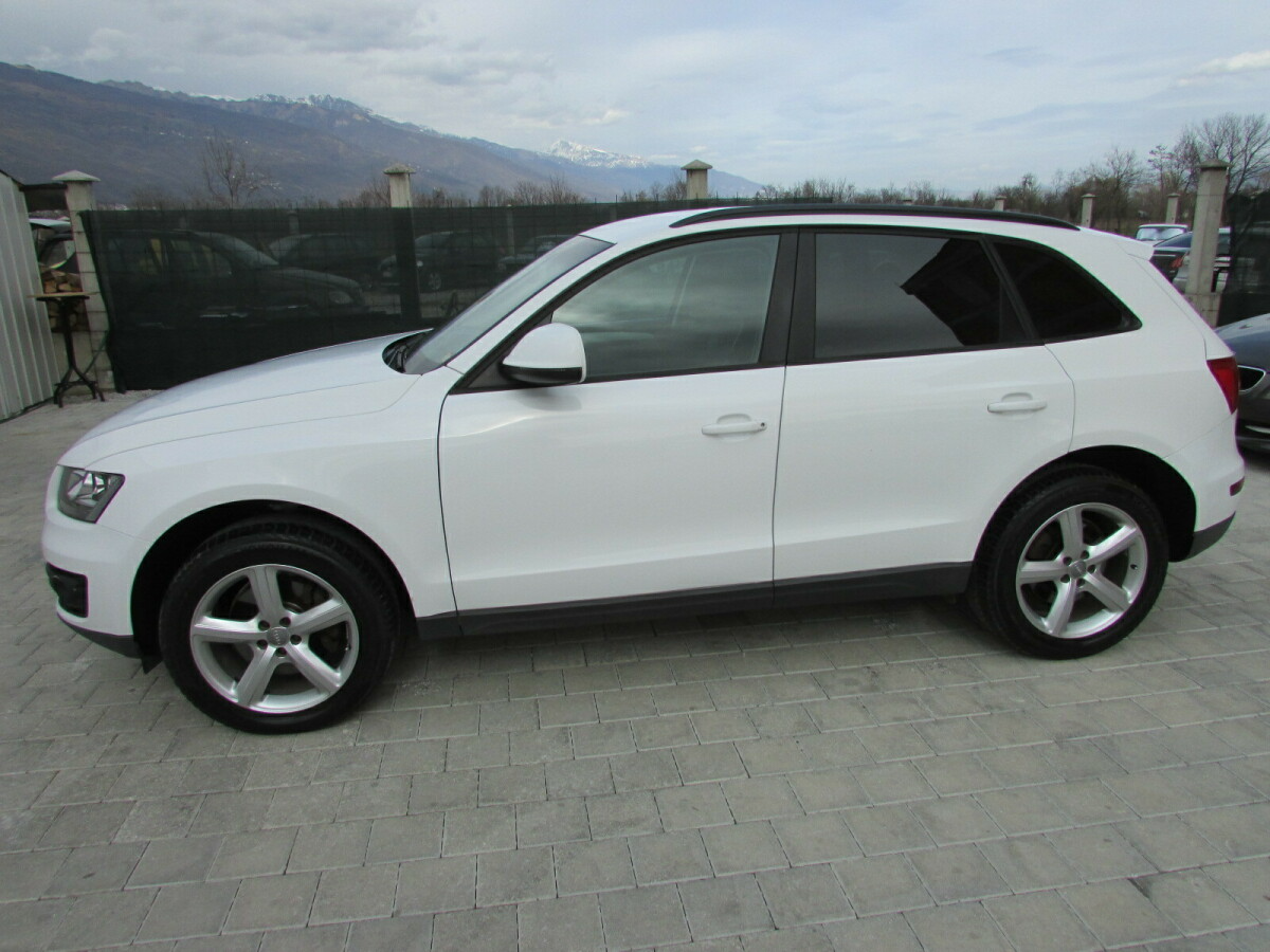 Audi Q5   - 2011