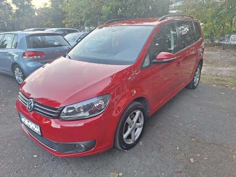 Volkswagen Touran   - 2011