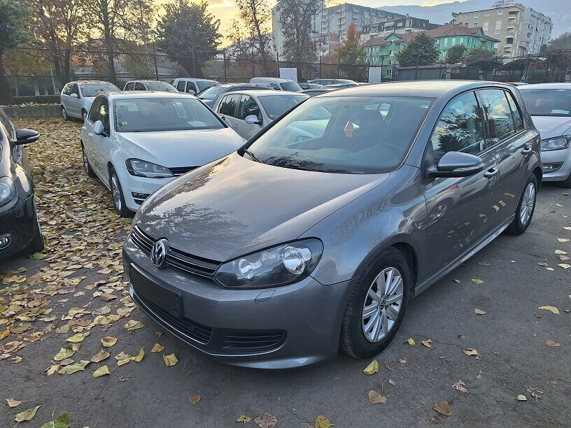 Volkswagen Golf   - 2010