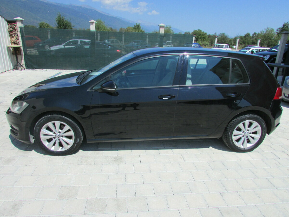 Volkswagen Golf   - 2014