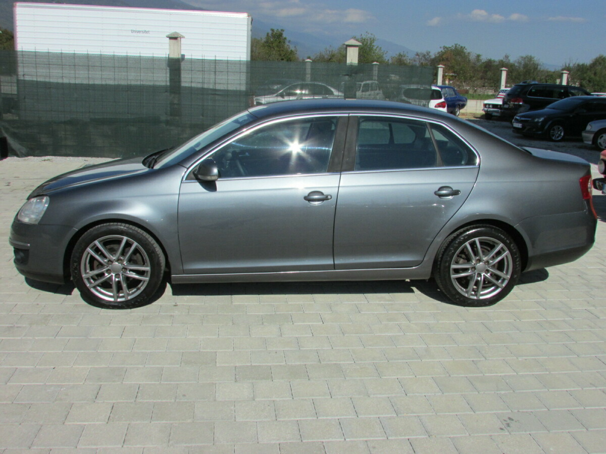 Volkswagen Jetta   - 2007