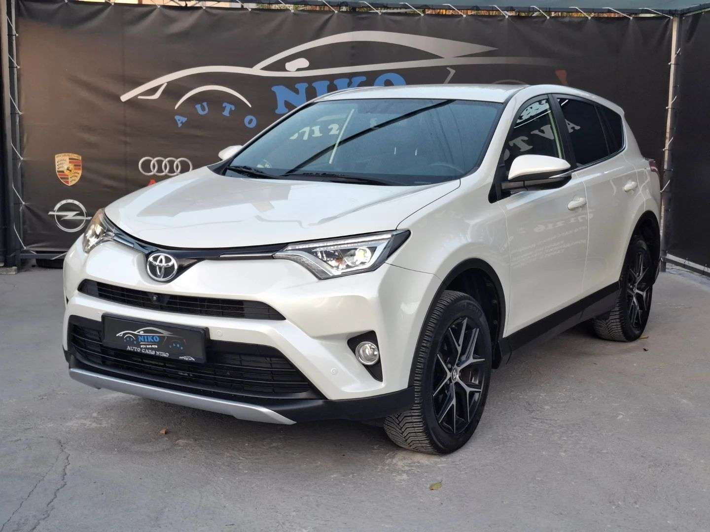 Toyota RAV4   - 2016