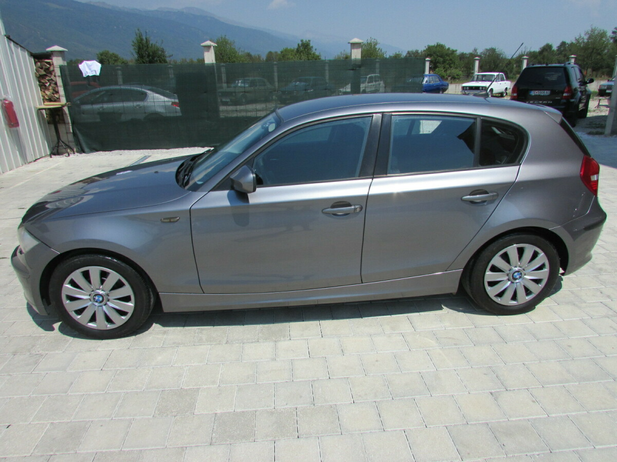 BMW 1 Series   - 2010