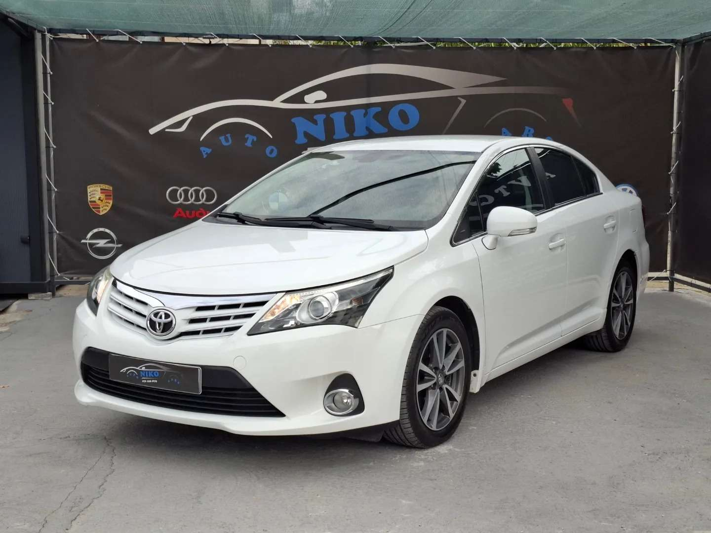 Toyota Avensis   - 2012