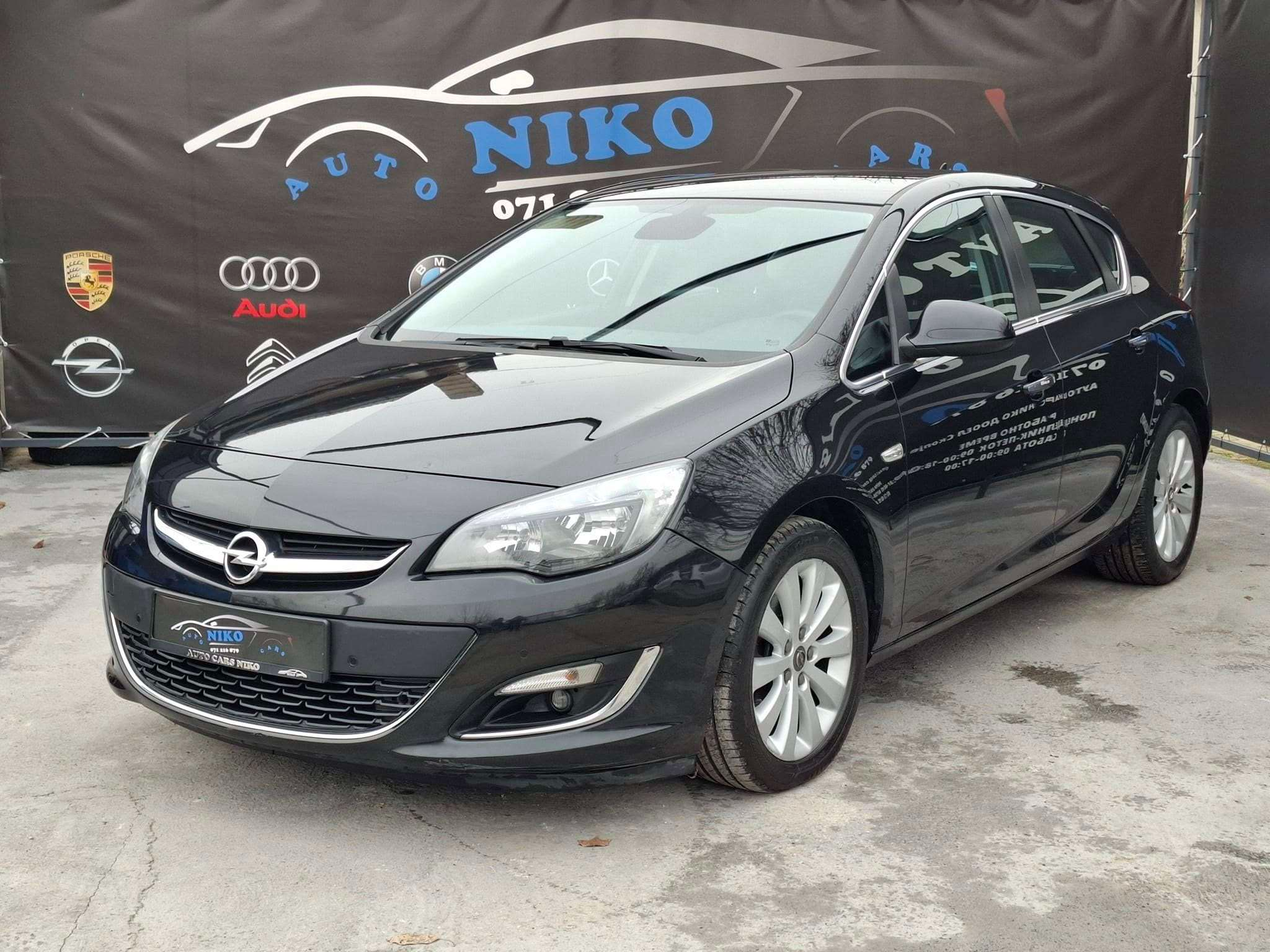 Opel Astra   - 2013