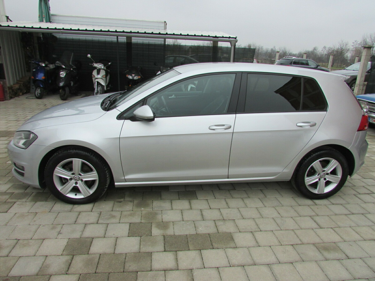 Volkswagen Golf   - 2013