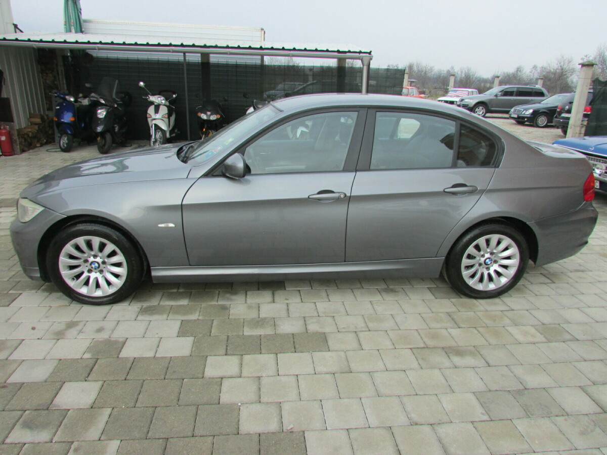 BMW 3 Series   - 2009