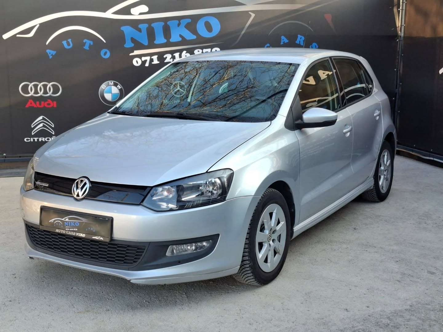 Volkswagen Polo   - 2011