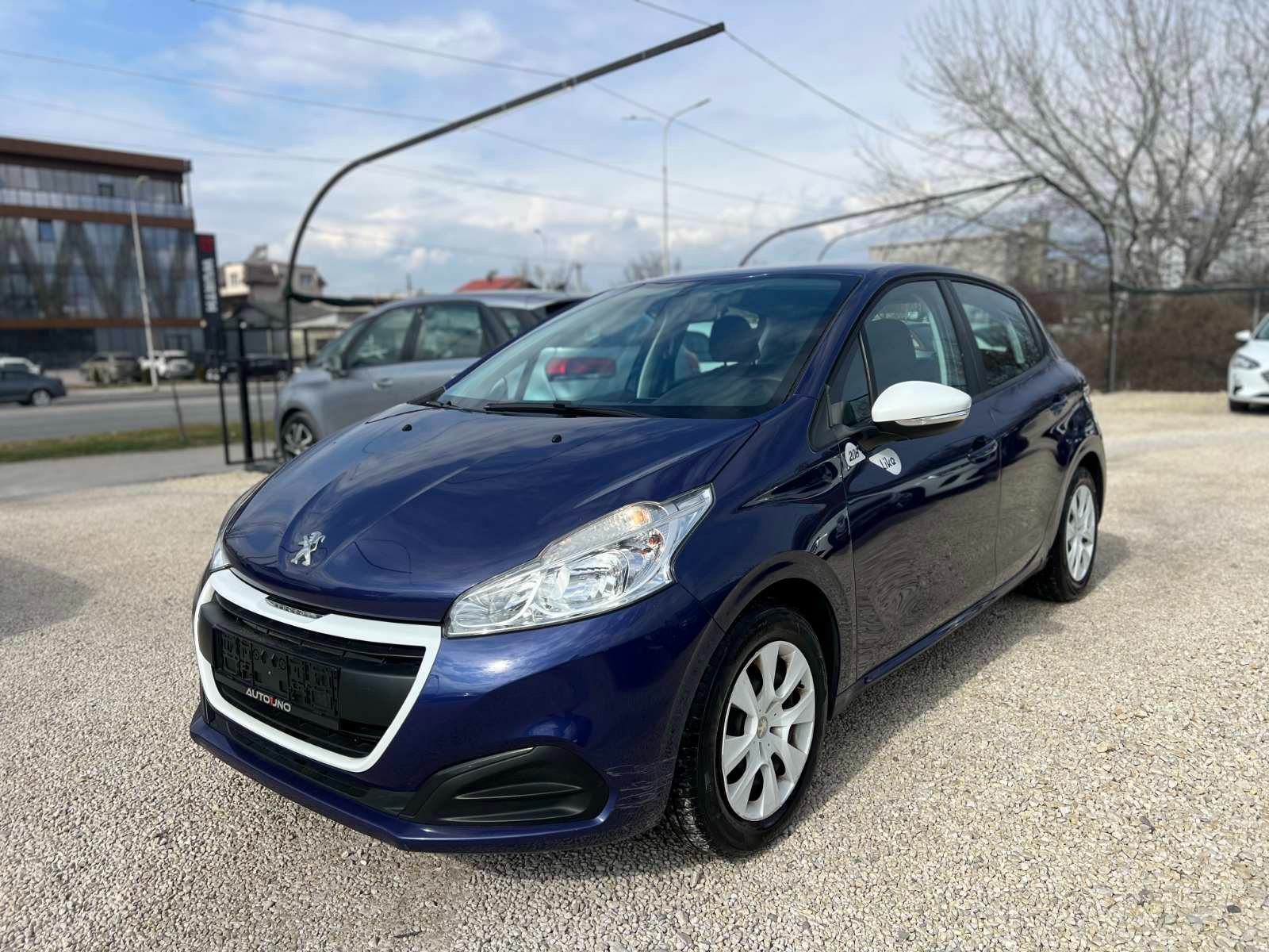 Peugeot 208   - 2012