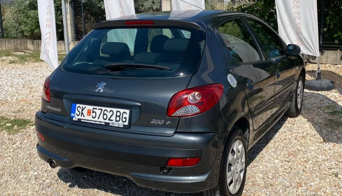 Peugeot 206  - 2012