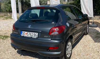 Peugeot 206  - 2012