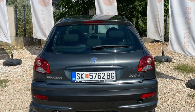 Peugeot 206  - 2012