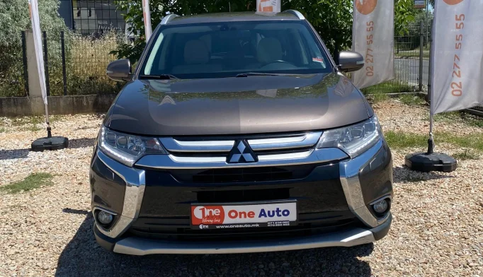 Mitsubishi Outlander  - 2015