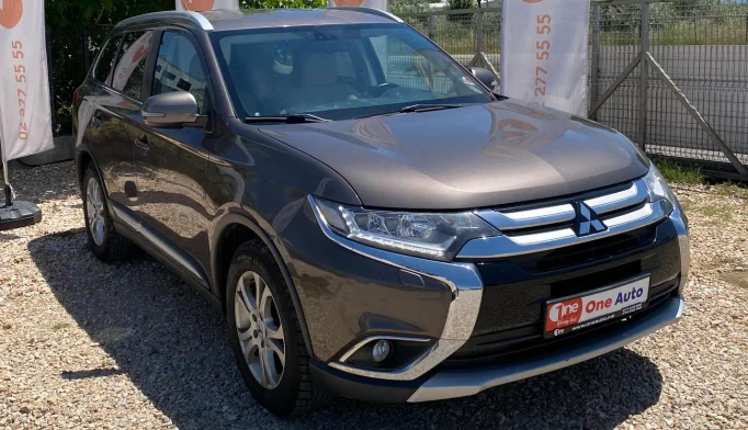 Mitsubishi Outlander  - 2015