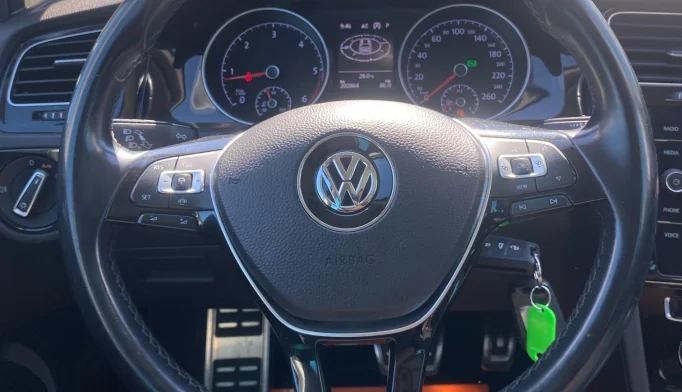 Volkswagen Golf R  - 2019