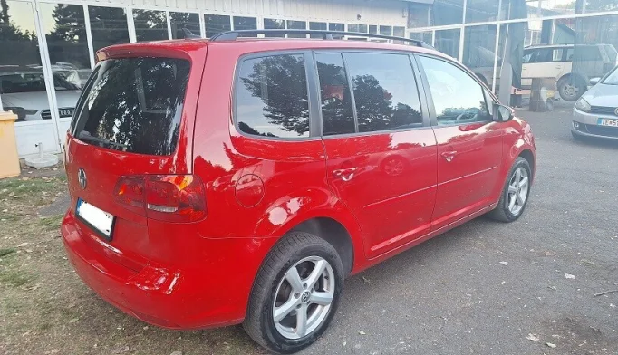 Volkswagen Touran  - 2011