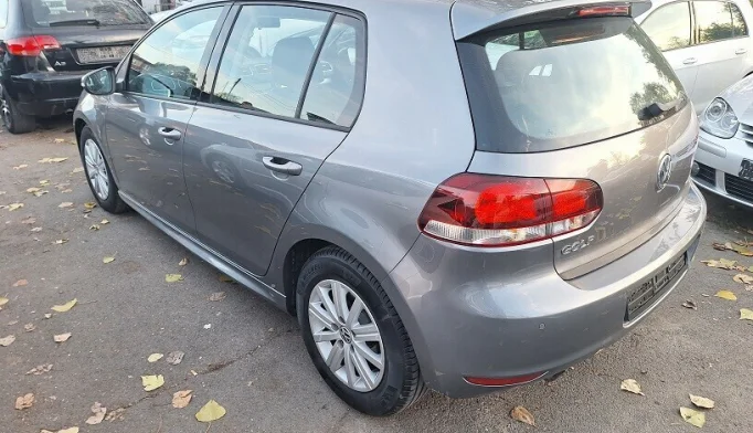 Volkswagen Golf  - 2010