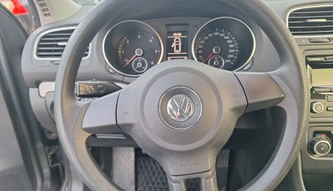 Volkswagen Golf  - 2010