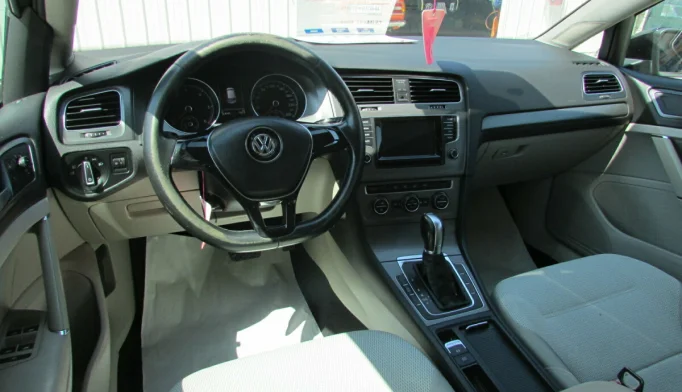 Volkswagen Golf  - 2014