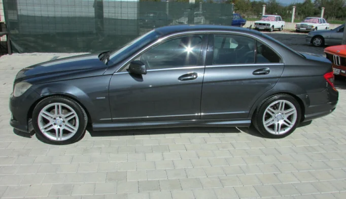 Mercedes-Benz C-Class   - 2010