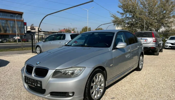 BMW 3 Series  - 2010