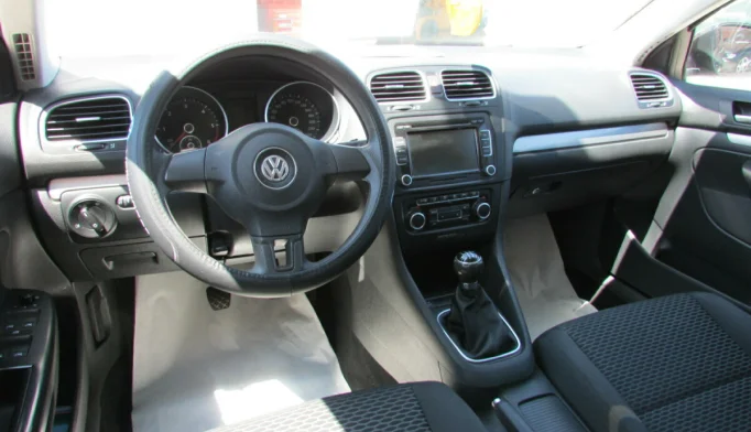 Volkswagen Golf  - 2010