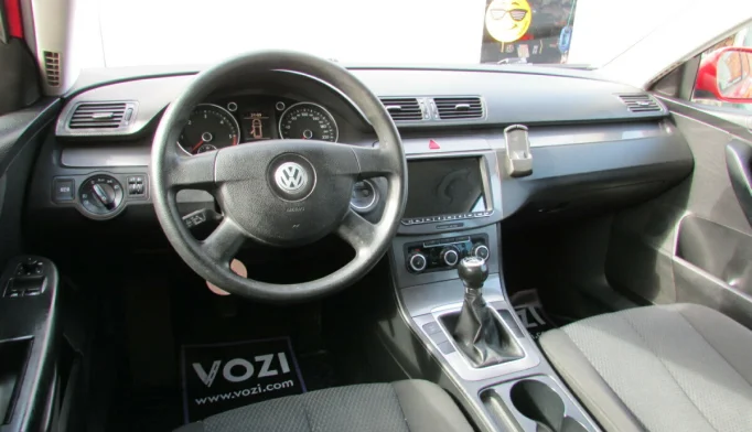 Volkswagen Passat  - 2010