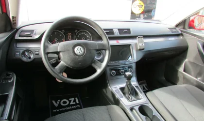 Volkswagen Passat  - 2010