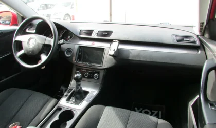 Volkswagen Passat  - 2010