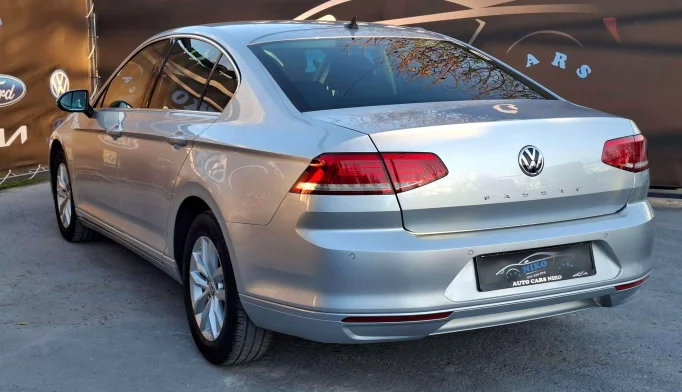 Volkswagen Passat  - 2015