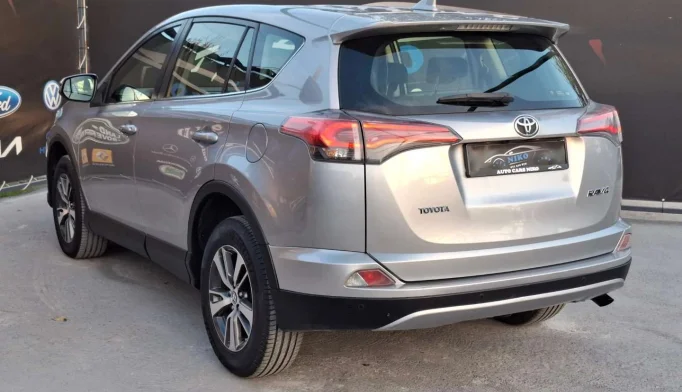 Toyota RAV4  - 2016