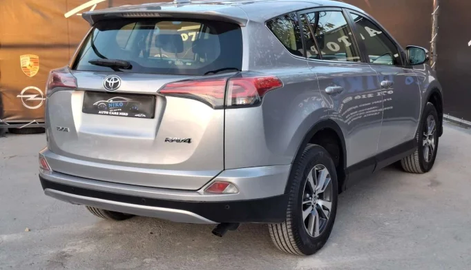 Toyota RAV4  - 2016