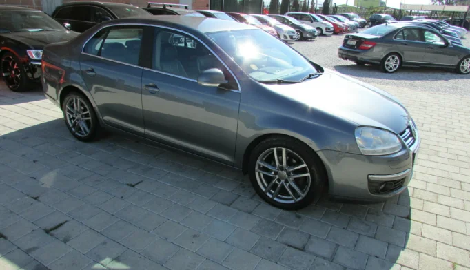 Volkswagen Jetta  - 2007