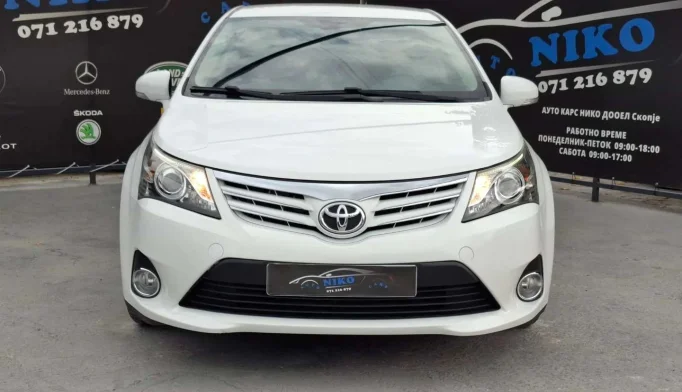 Toyota Avensis  - 2012