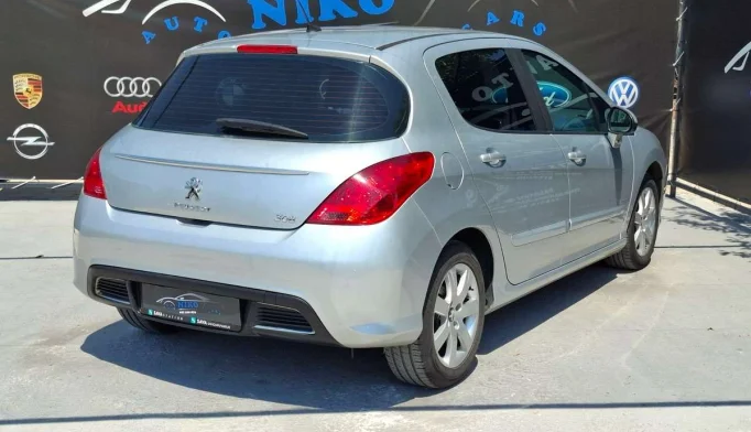 Peugeot 308  - 2011