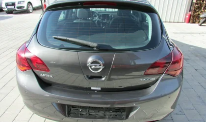 Opel Astra  - 2011