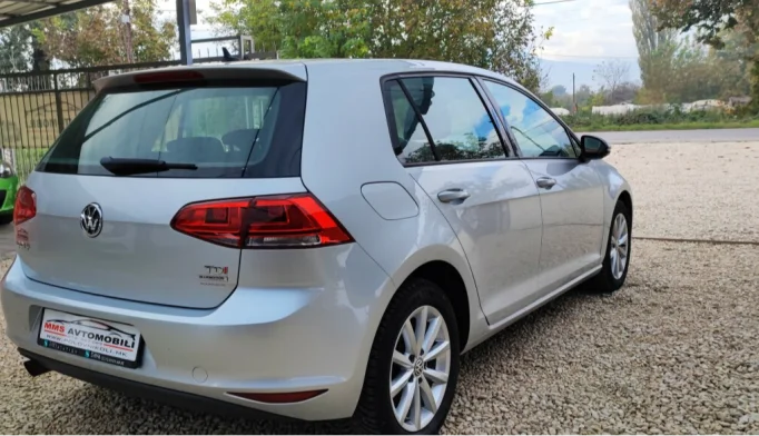 Volkswagen Golf  - 2013