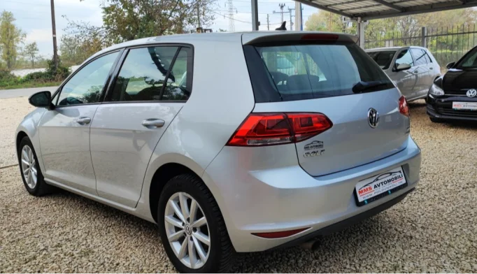 Volkswagen Golf  - 2013