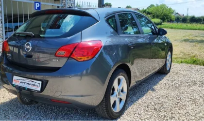 Opel Astra  - 2009