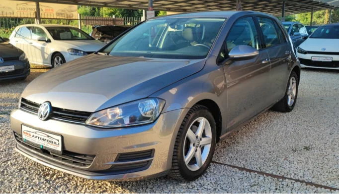 Volkswagen Golf  - 2013