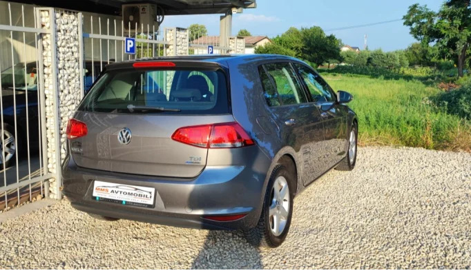 Volkswagen Golf  - 2013