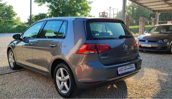 Volkswagen Golf  - 2013