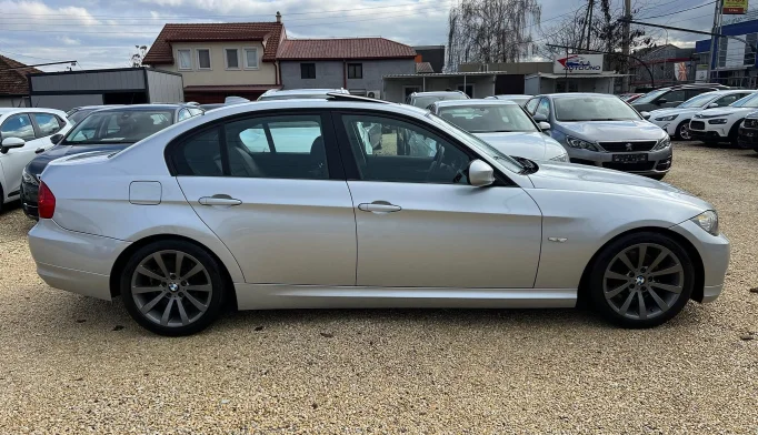 BMW 3 Series  - 2009