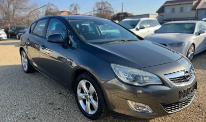 Opel Astra  - 2010