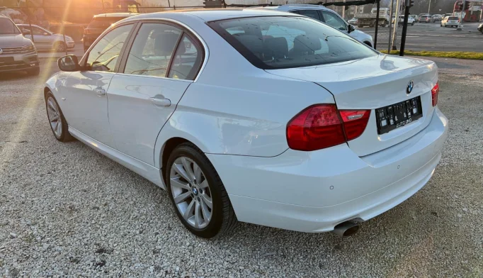 BMW 3 Series  - 2009