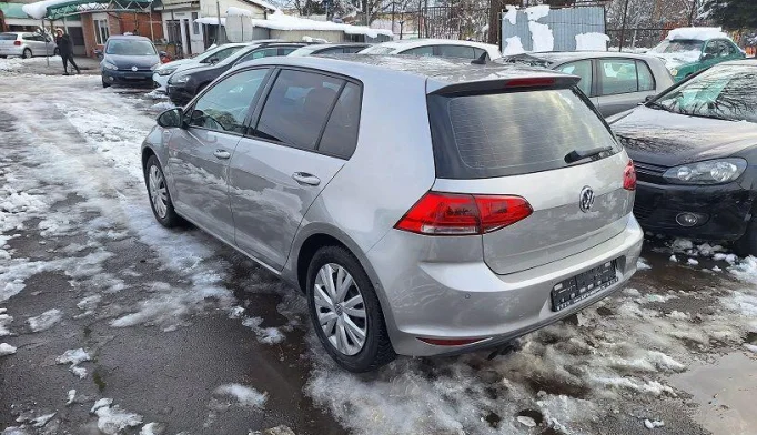 Volkswagen Golf  - 2012