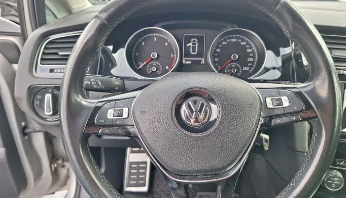 Volkswagen Golf  - 2012