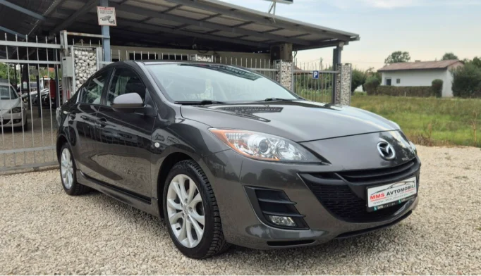 Mazda 323  - 2010